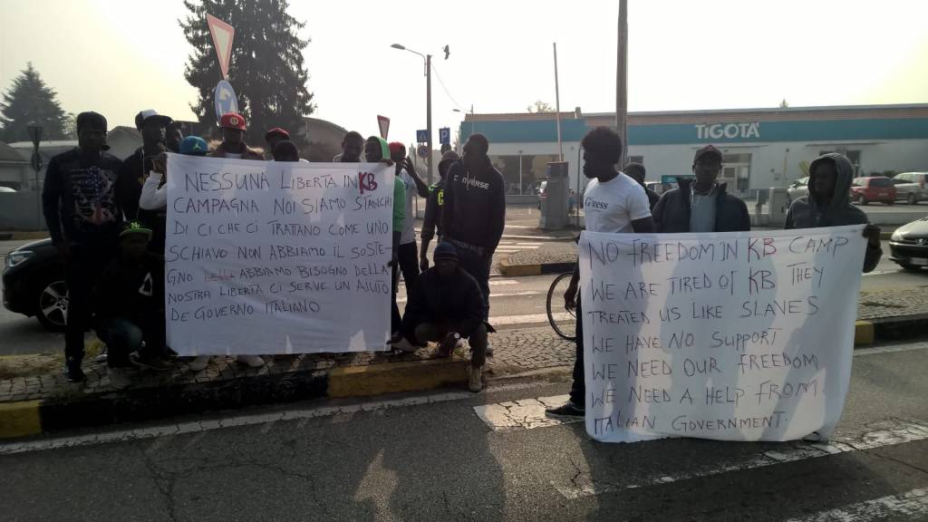 Protesta profughi Kb Gallarate