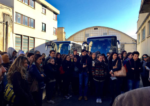 Studenti in Aermacchi per farla rivivere