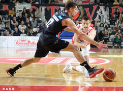 Openjobmetis Varese - Dolomiti En. Trento 93-66