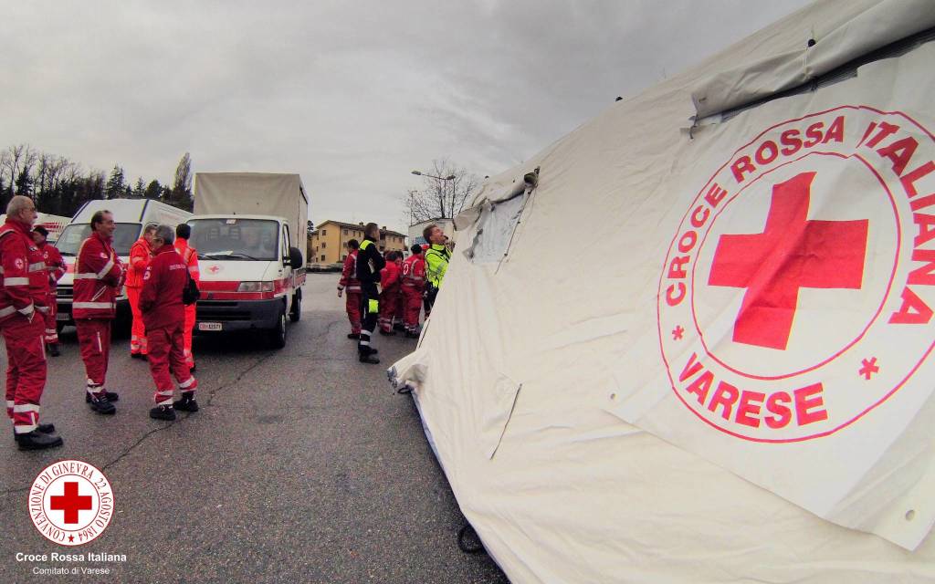 colletta alimentare croce rossa varese 2017