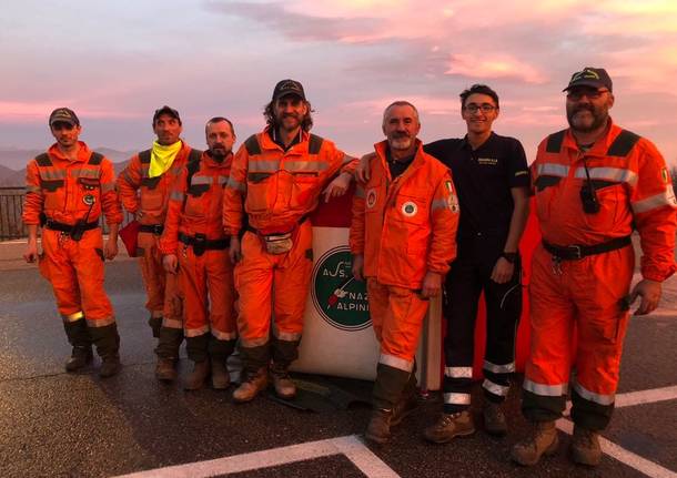 Contro l’incendio del campo dei fiori: la squadra Aib Ana del Brinzio