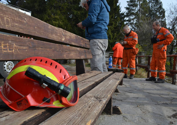 Il campo dei fiori dopo l'incendio