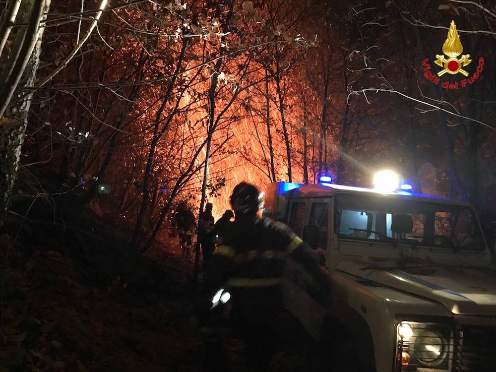 Incendio a Mondonico, l'intervento dei Vigili del Fuoco 
