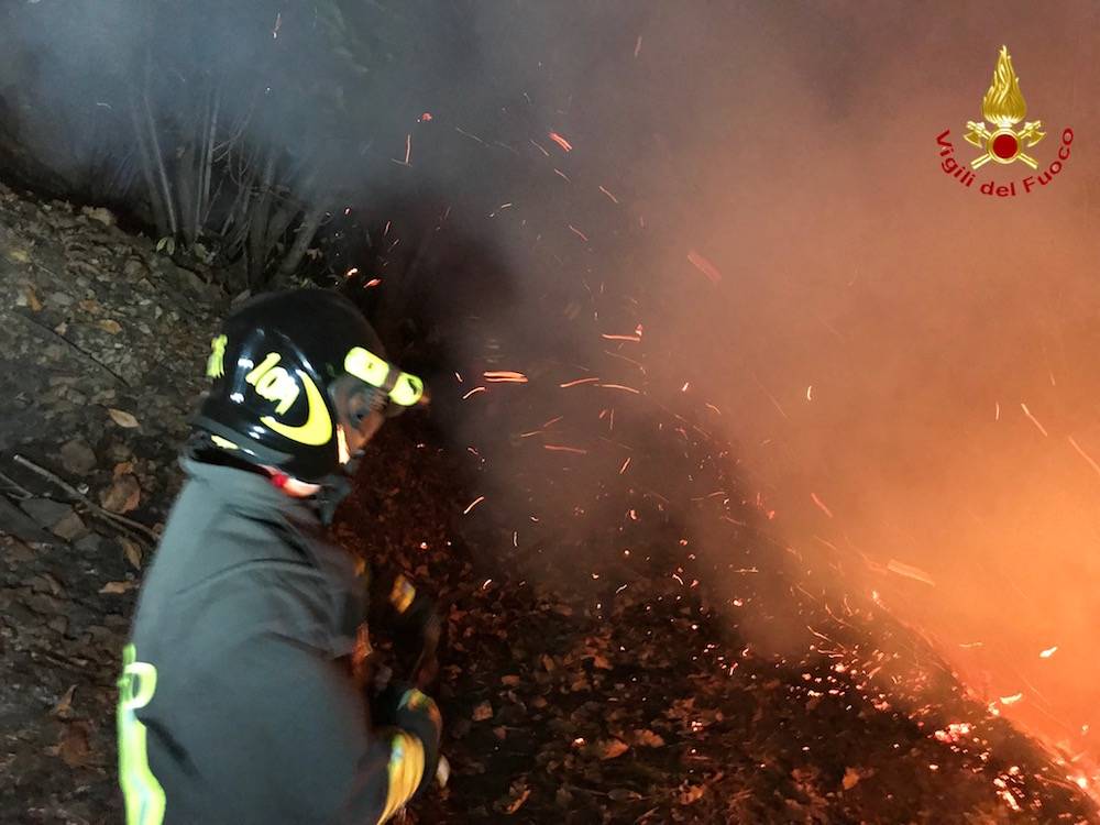 Incendio a Mondonico, l'intervento dei Vigili del Fuoco 
