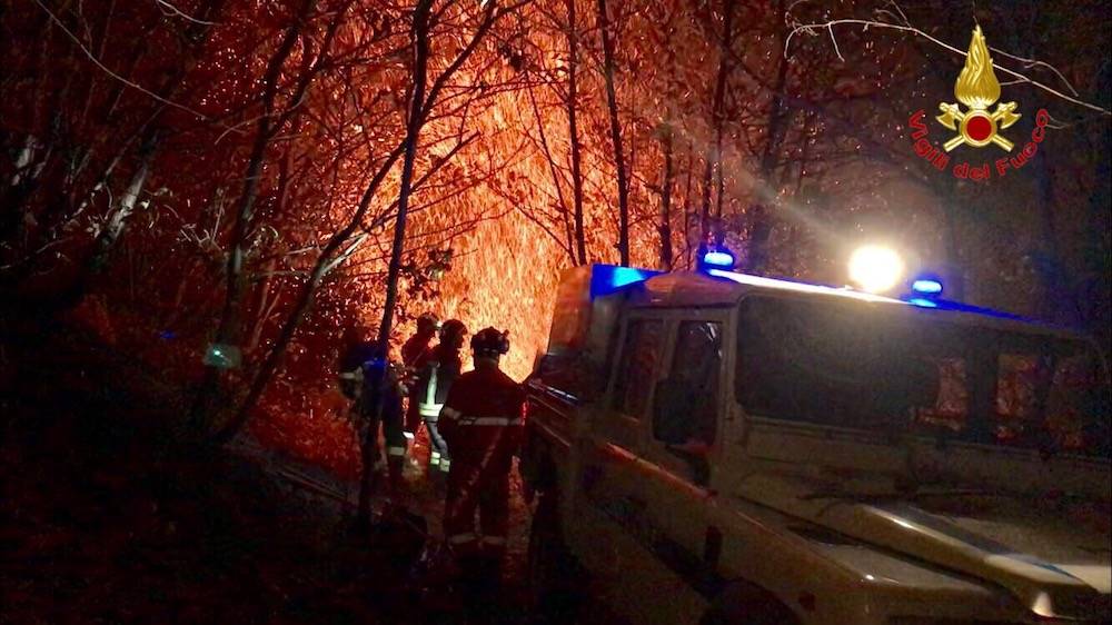 Incendio a Mondonico, l'intervento dei Vigili del Fuoco 