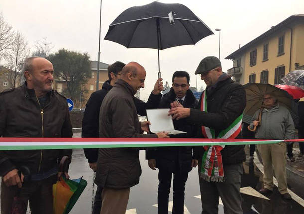 Induno Olona: l’inaugurazione della rotonda sulla Statale 344