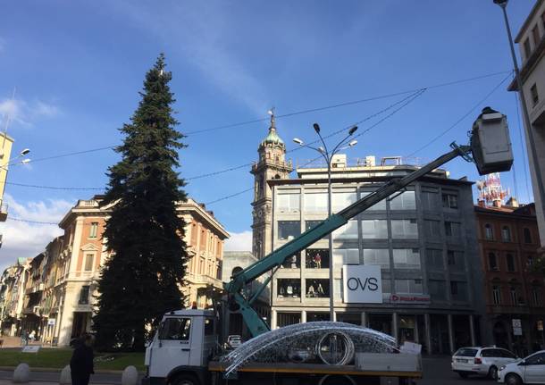 le luminarie in piazza monte grappa