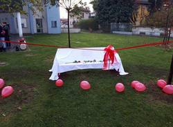 Panchine rosse a Cavaria