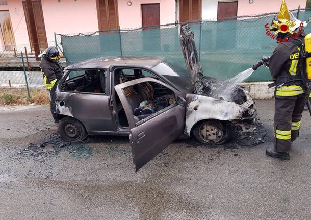 incendio auto golasecca