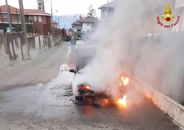 incendio auto golasecca