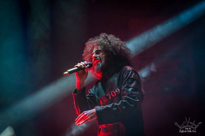 Caparezza in concerto al Mediolanum Forum 