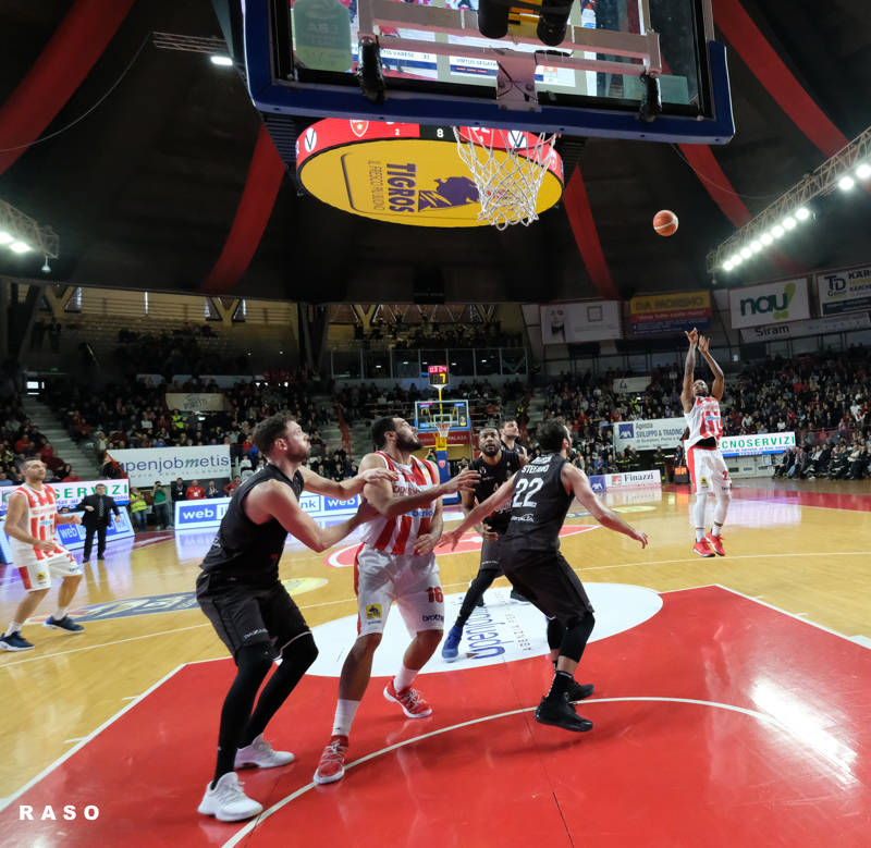 Openjobmetis Varese - Segafredo Bologna 85-90