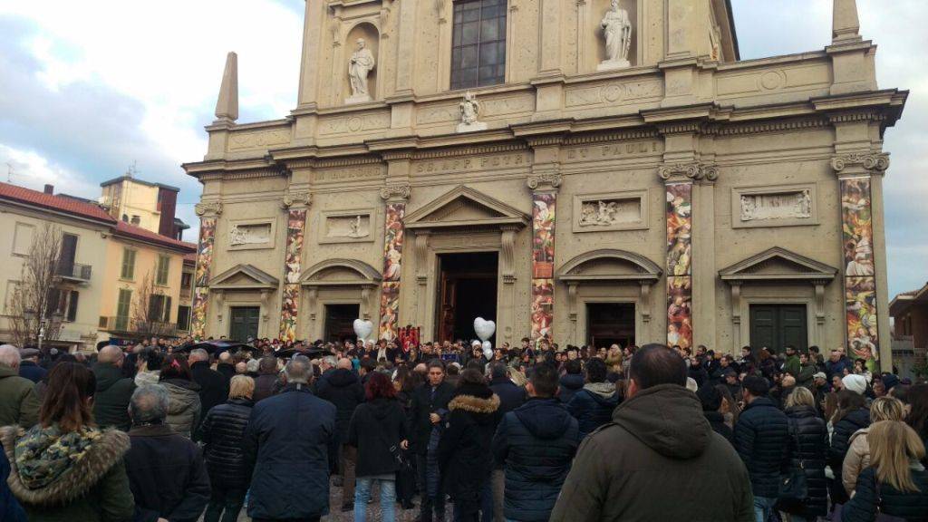 Funerale alessandro e Matteo (foto da Ilsaronno.it)