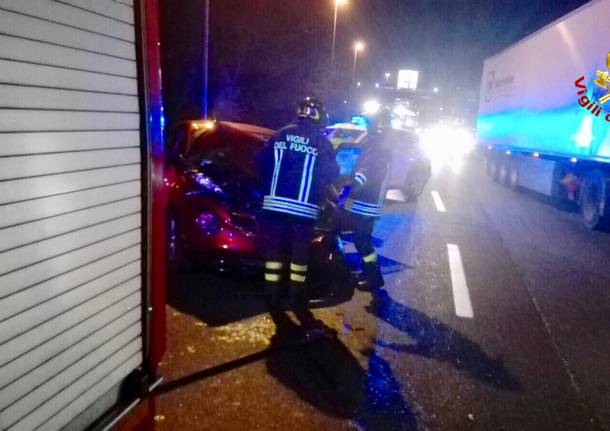 Perde il controllo dell’auto, incidente sulla superstrada della Malpensa