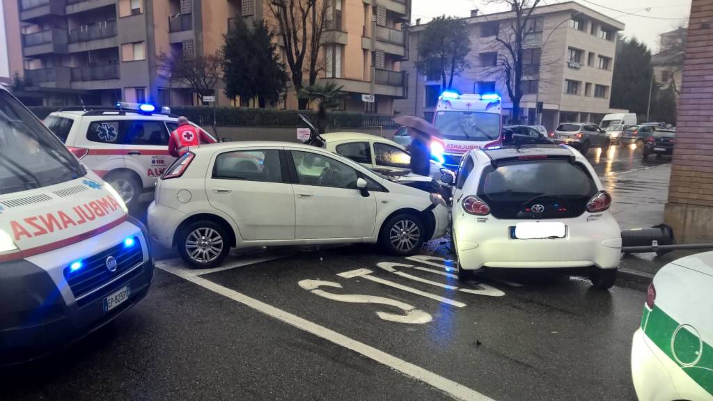 incidente viale diaz busto arsizio
