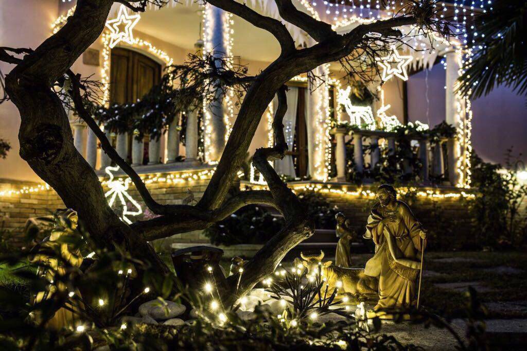 ispra natale casa lucine