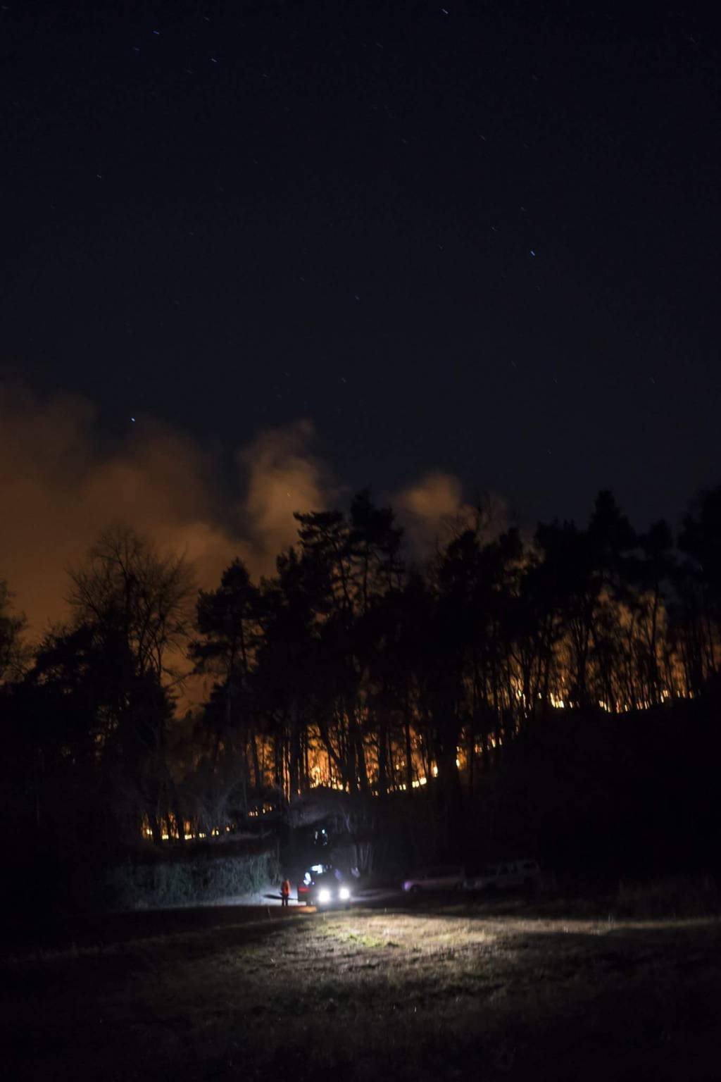 L'incendio di Oriano di notte