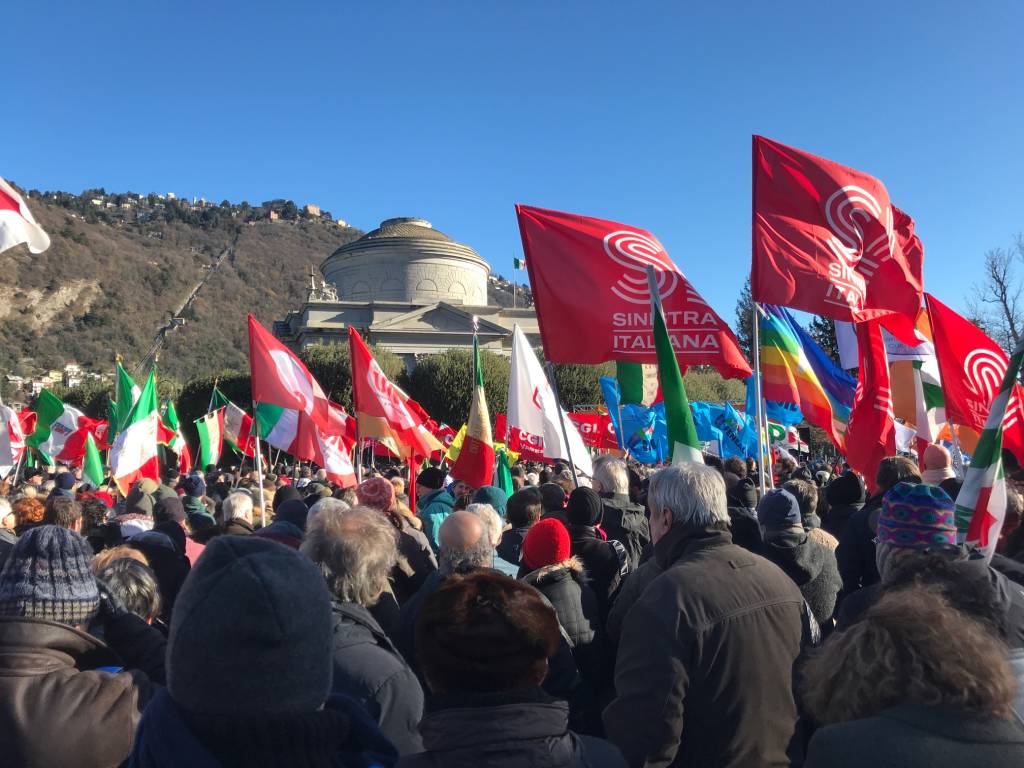 manifestazione antifascista a como