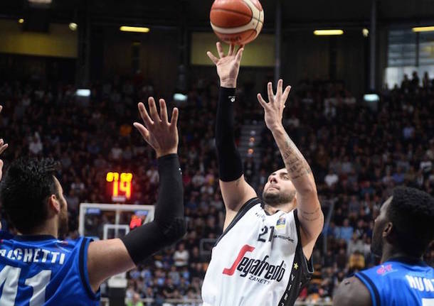 pietro aradori basket virtus bologna