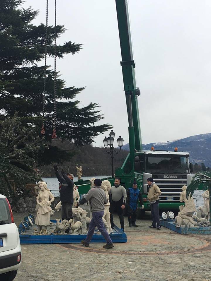 Posato il presepe nella acque del Maggiore - Natale 2017 - foto di Manuela Debbia