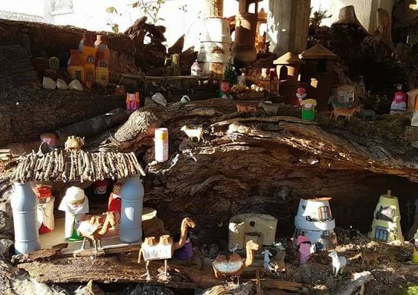 Presepe della signora Fernanda a Cuveglio reallzzato con materiale di riciclo