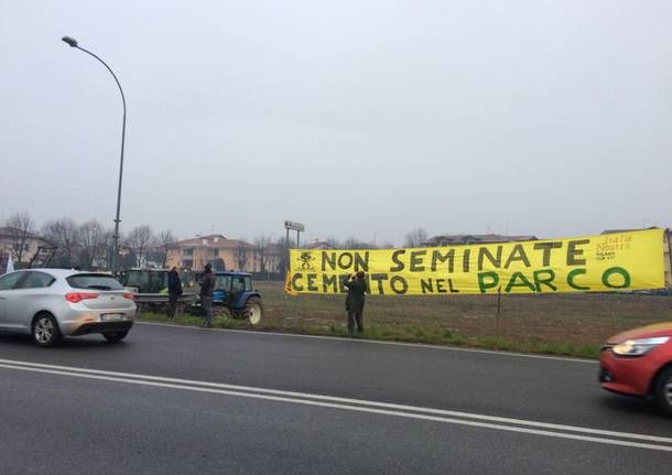 protesta trattori superstrada Malpensa Vigevano