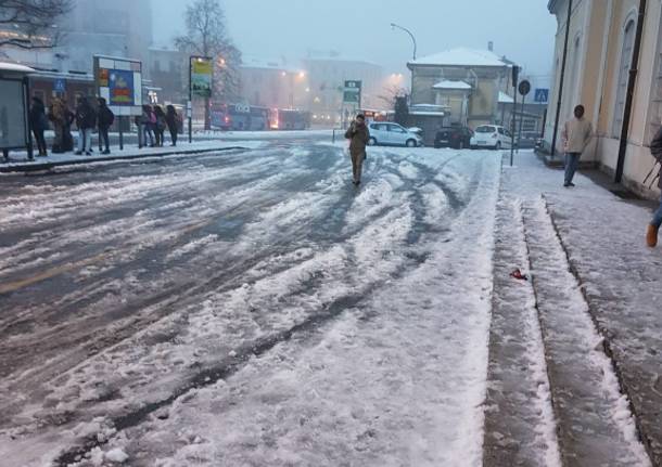 Neve sul varesotto, Vigili del Fuoco al lavoro