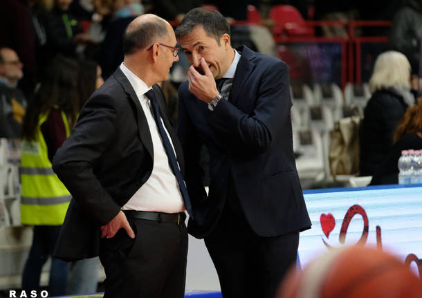 basket Openjobmetis Varese - Fiat Torino 89-92