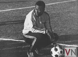 Calcio Pelé stadio Speroni Busto Arsizio 1975