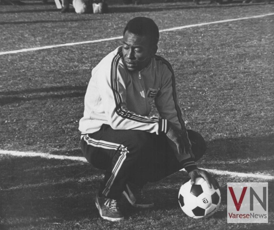 Calcio Pelé stadio Speroni Busto Arsizio 1975