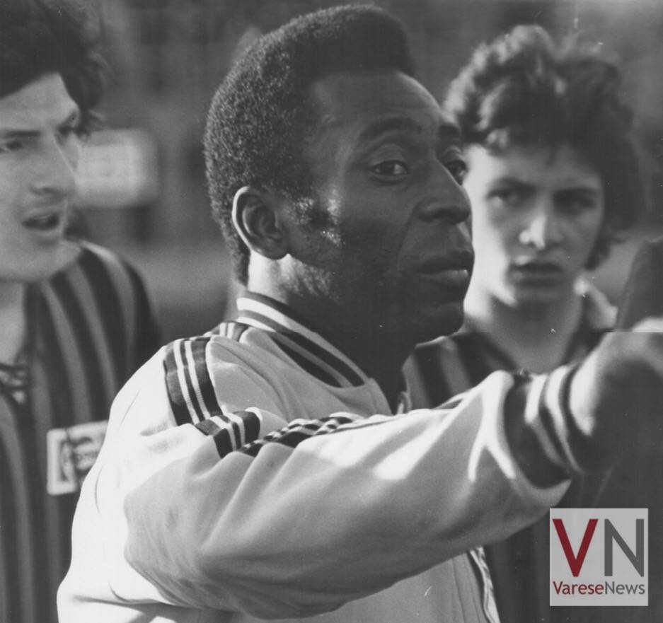 Calcio Pelé stadio Speroni Busto Arsizio 1975