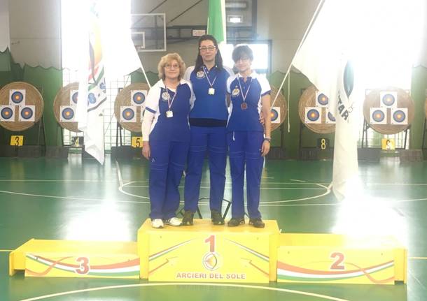 ARCIERI TRE TORRI SUL GRADINO PIU\' ALTRO DEL PIODIO AL CAMPIONATO REGIONALE ARCO NUDO a Solaro 27-18 gennaio.