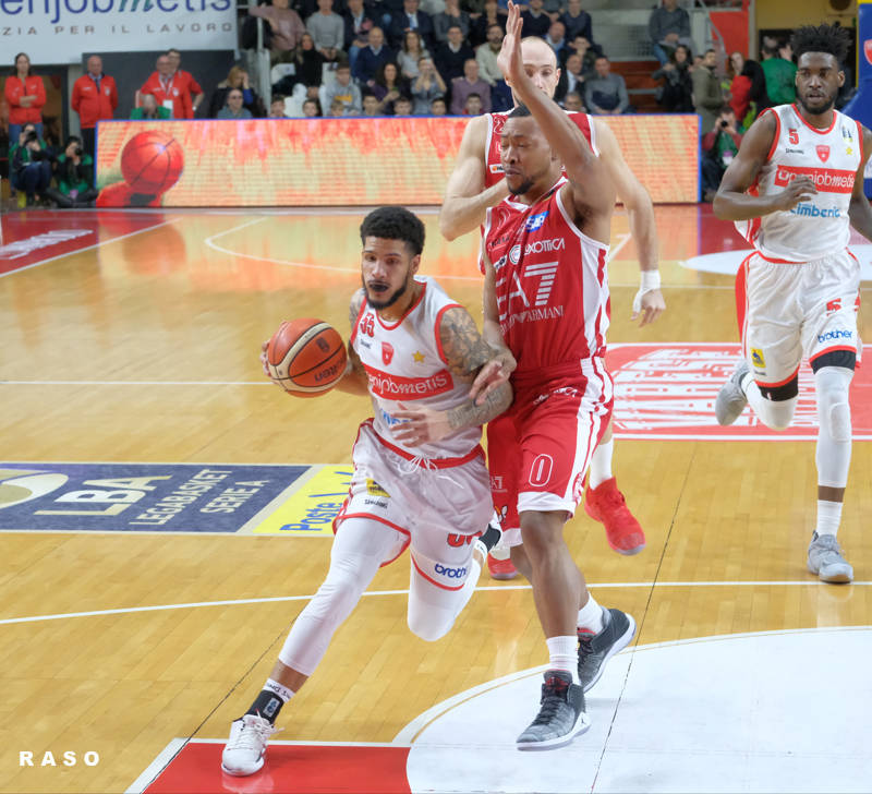 Openjobmetis Varese - EA7 Milano 76-72