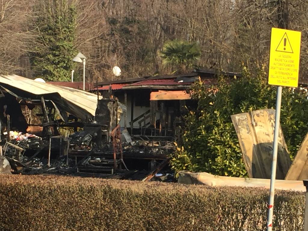 Incendio al campeggio Sette Laghi