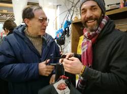 Max Laudadio "commesso" per un giorno