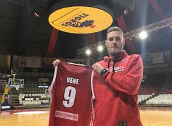siim-sander vene pallacanestro varese openjobmetis basket