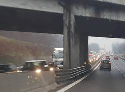 Traffico bloccato sulla 336 per un incidente