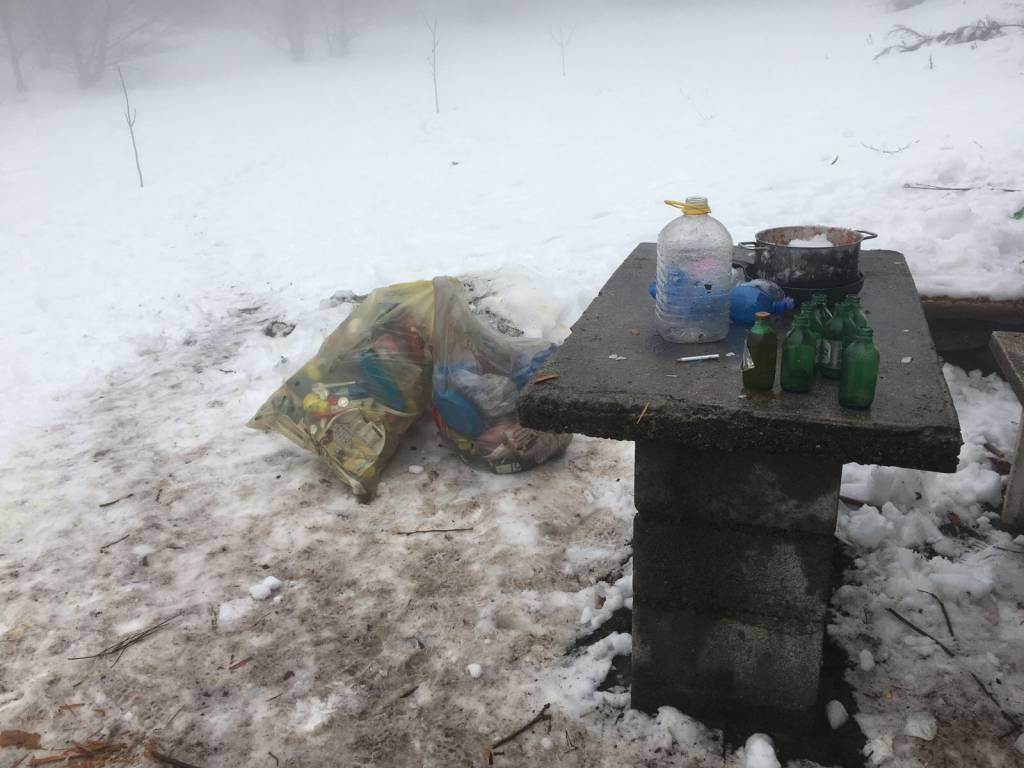 vandali alla casa nel bosco di orino