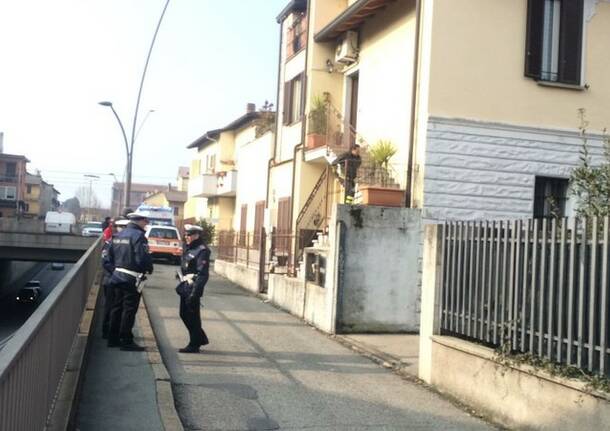 Fiamme su un balcone, nessu ferito