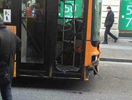 Auto contro bus Varese