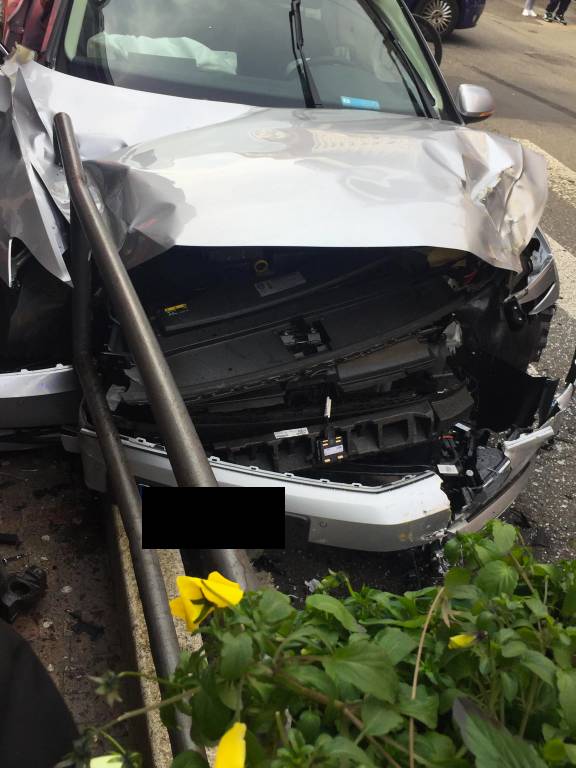 Auto contro bus Varese