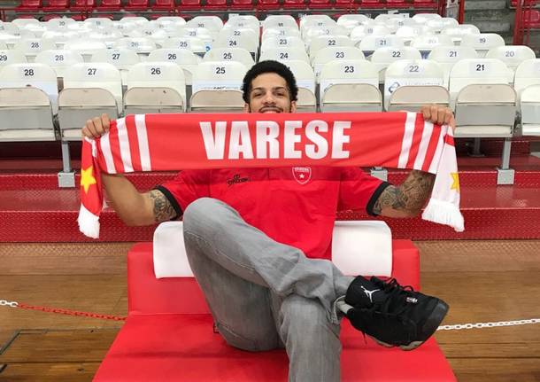 basket pallacanestro Varese Tyler Larson