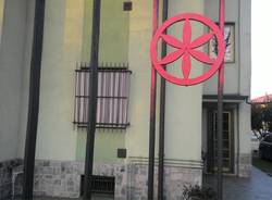 Imbrattatto il cancello di casa Fagioli