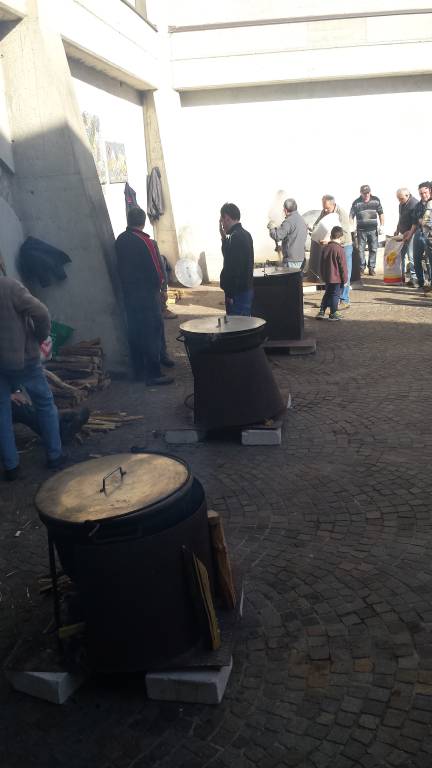 13 paioli per la grande polentata