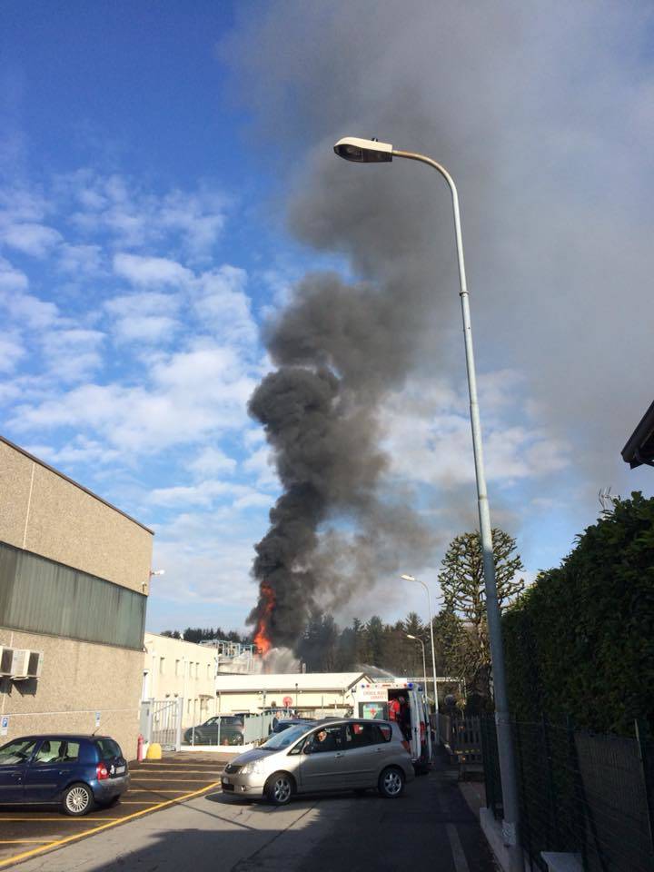 incendio azienda rifiuti bulgarograsso