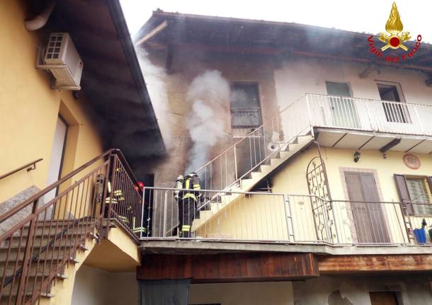 Incendio in un appartamento di Lonate Pozzolo 