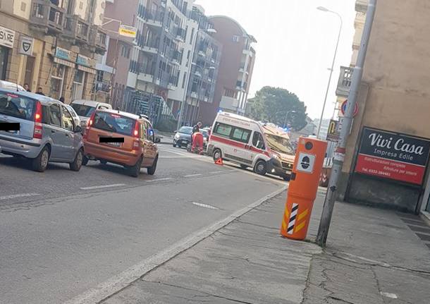 incidente viale valganna varese 16 febbraio 2018