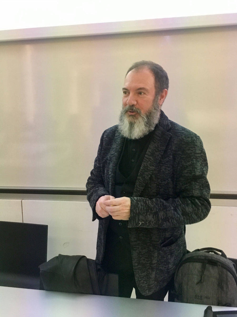 Milano - Carlo Lucarelli premiato alla Bocconi