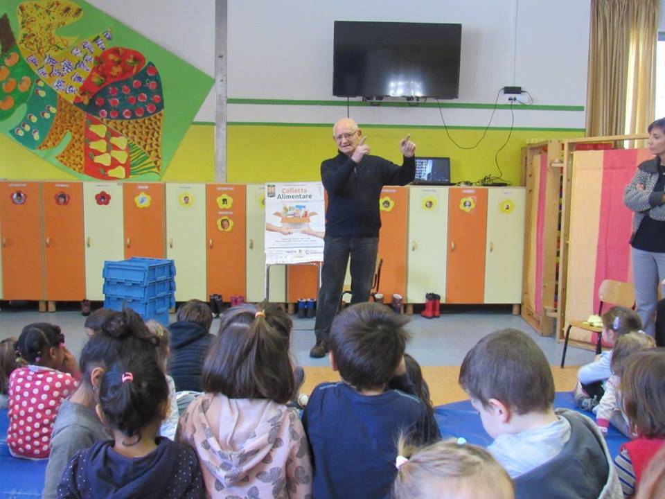 Pin Girometta incontra i bambini della materna "Dalla Chiesa"