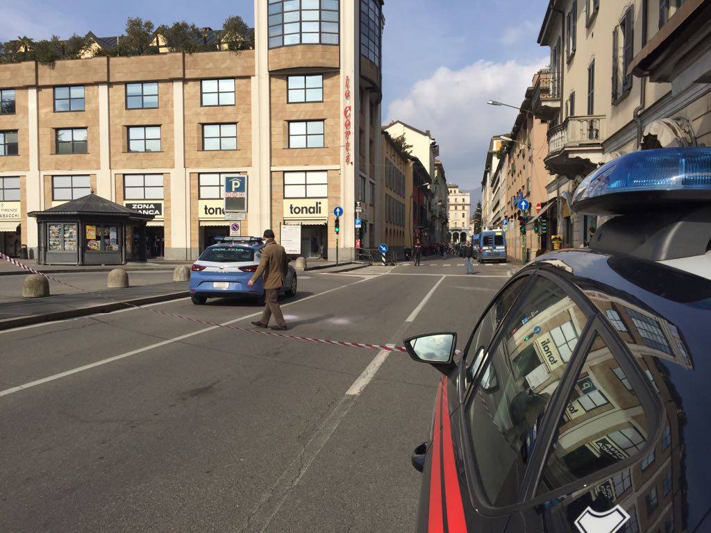 Allarme bomba Corti Varese